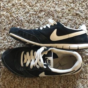 Women’s Nike sneakers